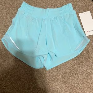 Lululemon hotty hot LR short 4” *Lined